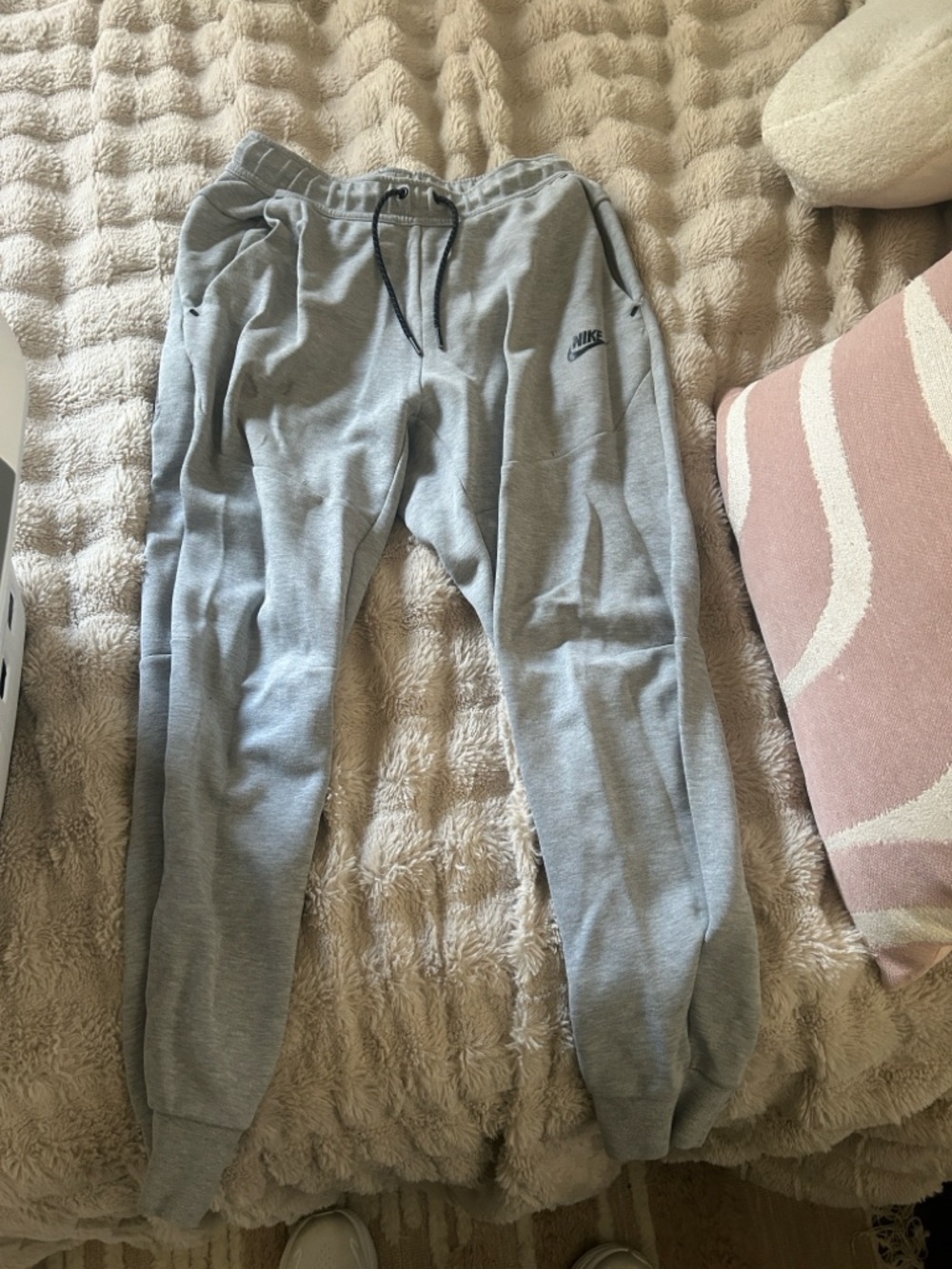 Nike Men’s Light Gray Drawstring Fleece Joggers